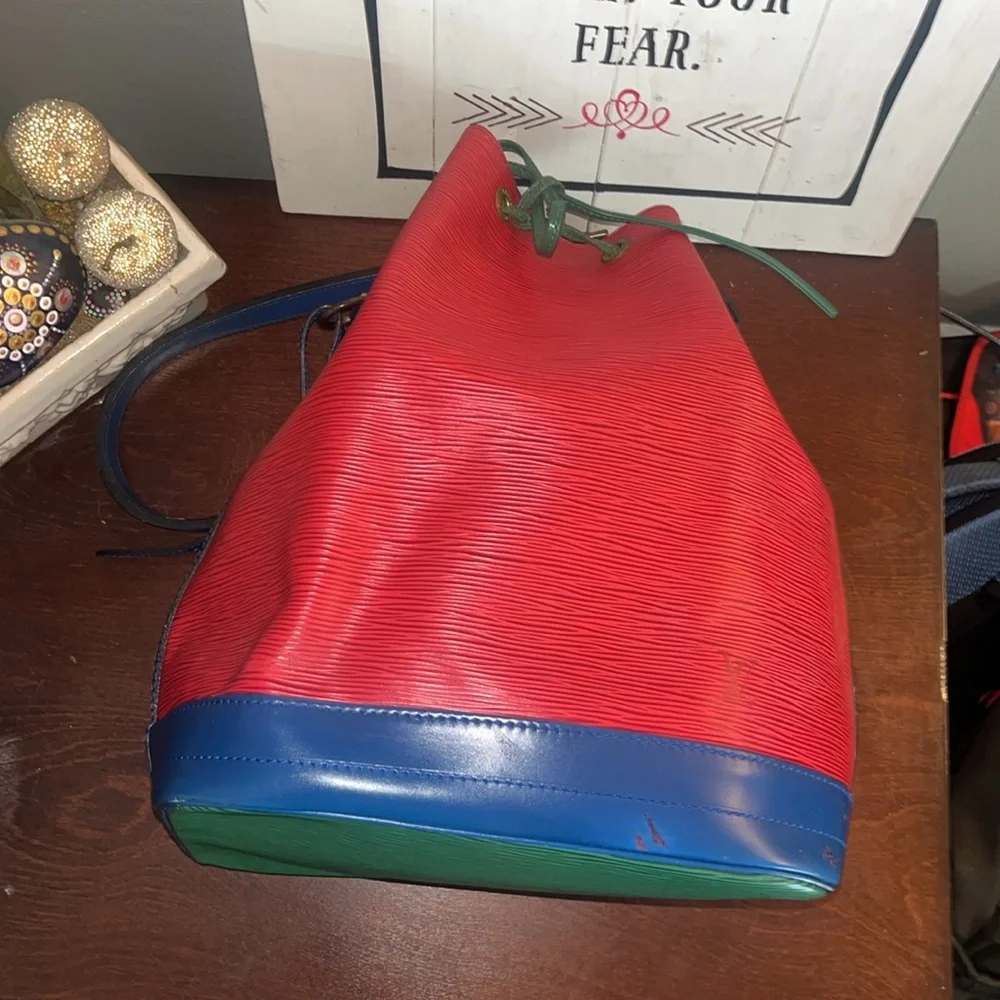 LOUIS VUITTON Epi Tri-Col Color Noe Large Bucket Shoulder Bag Red BlueGreen EUC